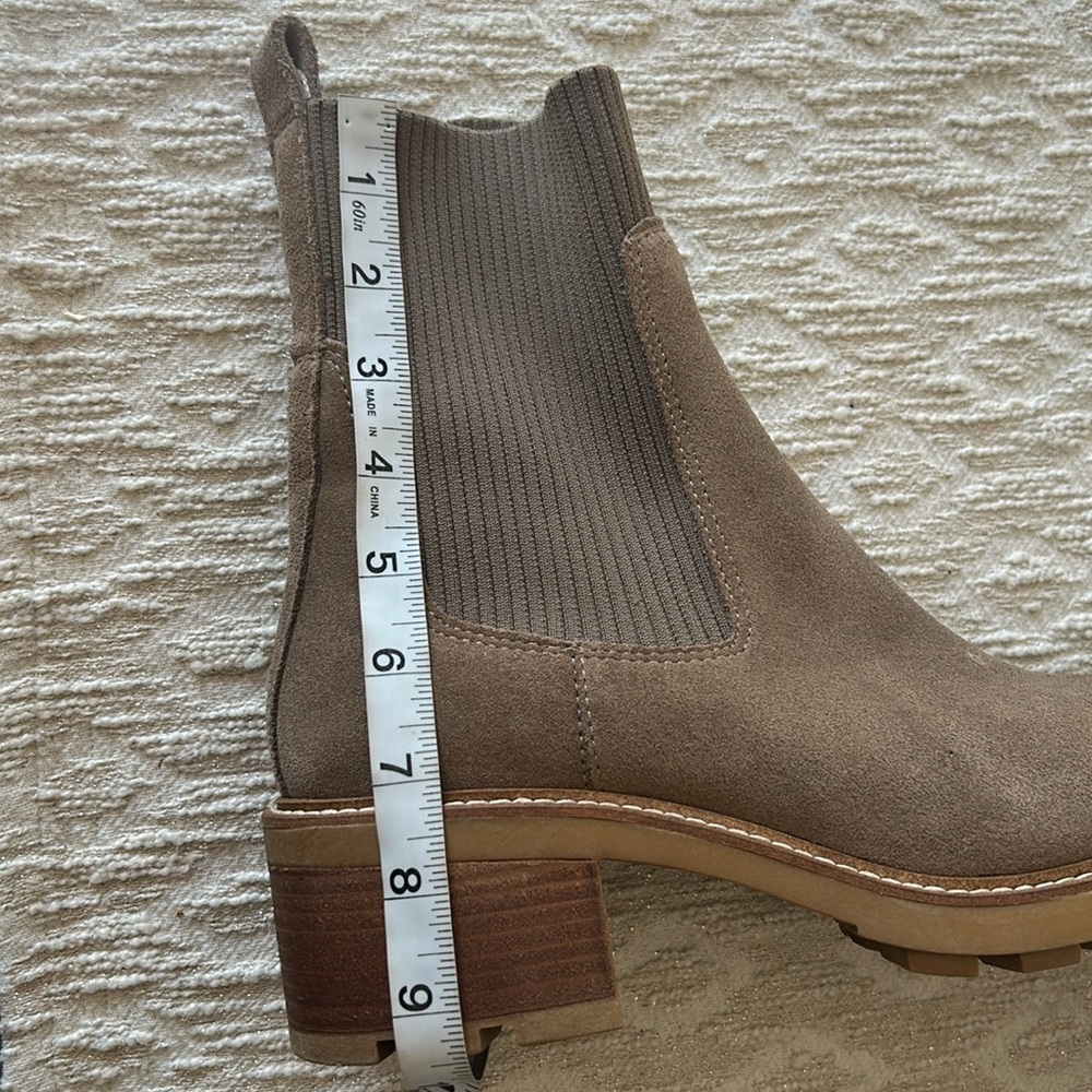 Steve Madden EUC Kiley Chelsea Suede Ankle Boots - Picture 14 of 14